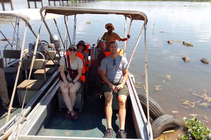 9 jours Gorilla Trekking, Chimpanzee & Wilderness Safari (milieu de gamme)