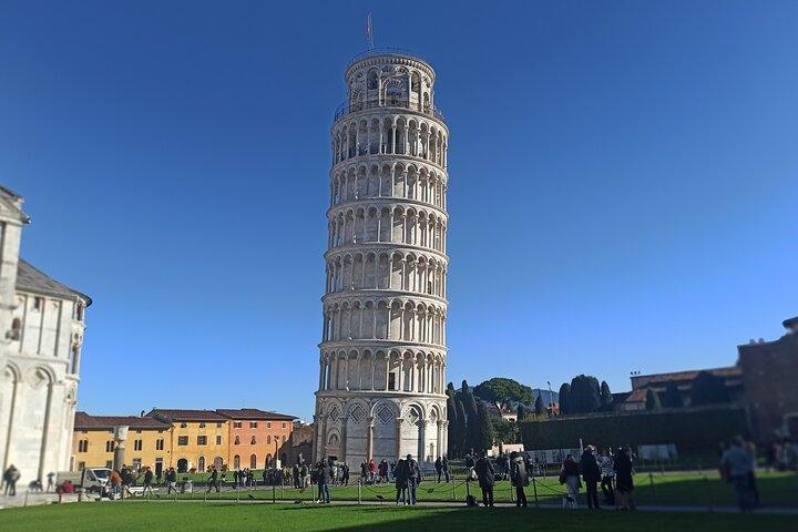 TRANSFERT PRIVÉ de Florence aux Cinque Terre avec arrêts à Lucca et Pise