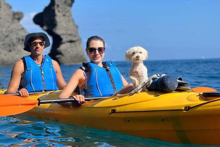Serenity Kayak: Excursión en kayak a las cuevas marinas con esnórquel y pícnic