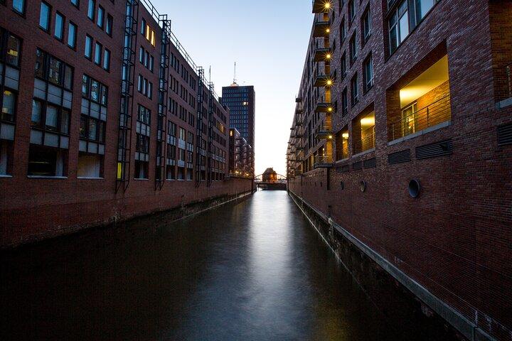 Private Tour: Speicherstadt and HafenCity Walking Tour in Hamburg