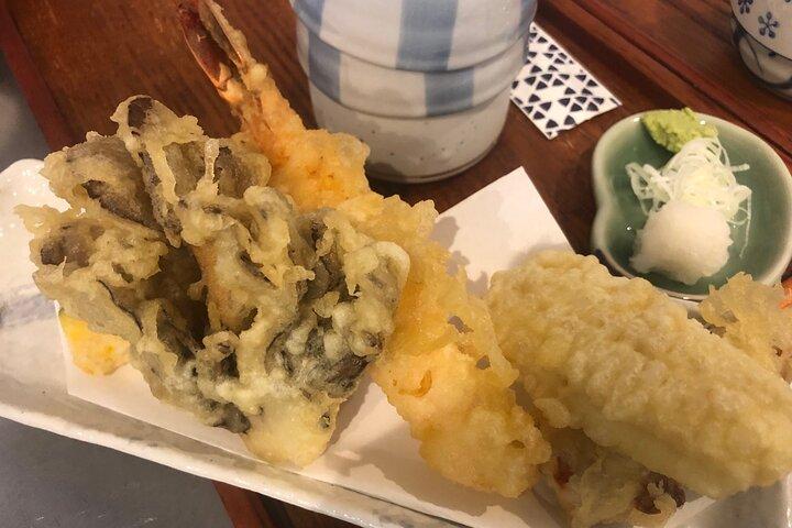 札幌で、そば打ち体験と一緒に、天ぷらと北海道限定の日本酒3種を堪能できるペアリング体験！