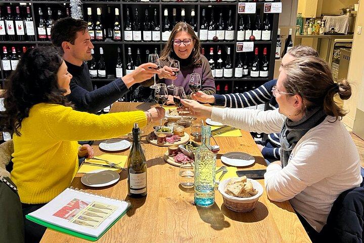 パリ南モンマルトルのグルメなフランス料理を味わうフードツアー