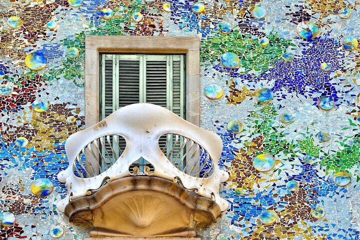 Private Gaudi Architecture Walking Tour in Barcelona