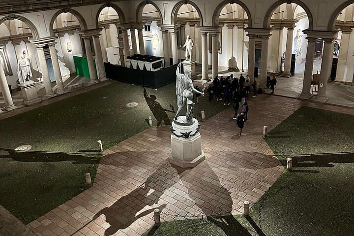Welcome to Milan: Private Tour of Highlights and Hidden Gems