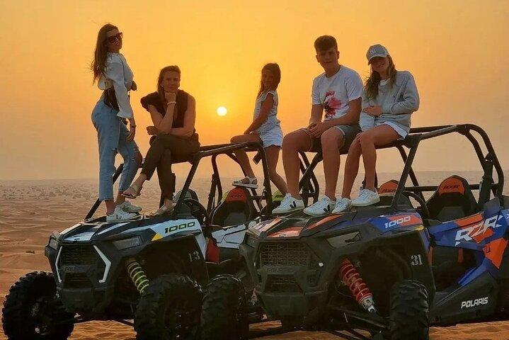 Safari dans le désert avec 30 minutes de Dune Buggy Camel, Dîner, Spectacles