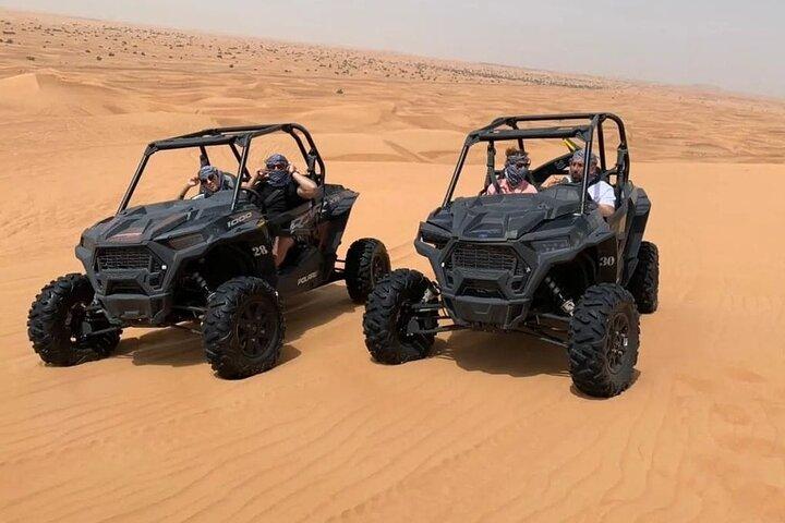 Safari dans le désert avec 30 minutes de Dune Buggy Camel, Dîner, Spectacles