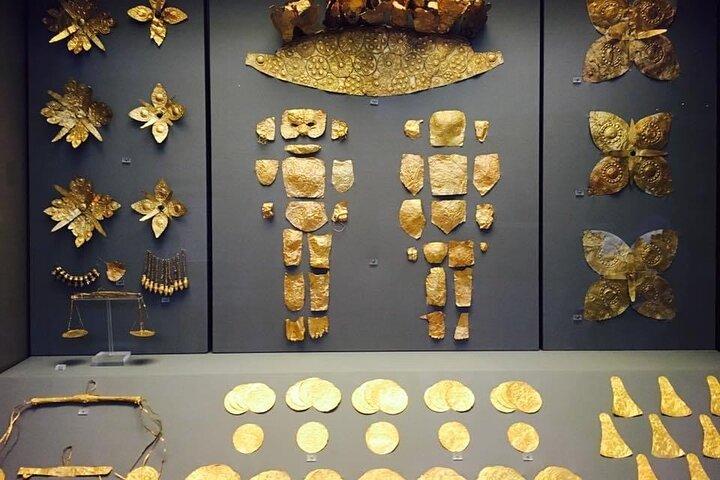 行をスキップするアテネの国立考古学博物館のプライベートガイド付きツアー