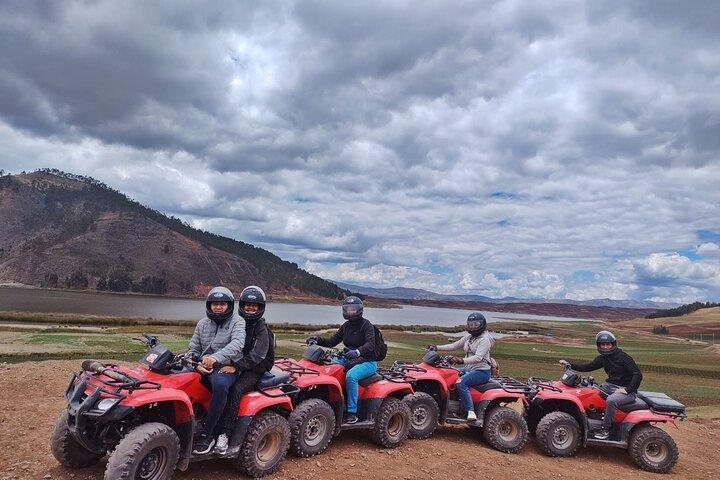 Quad ATV intorno alla Valle Sacra "Laguna Huaypo + Salineras"