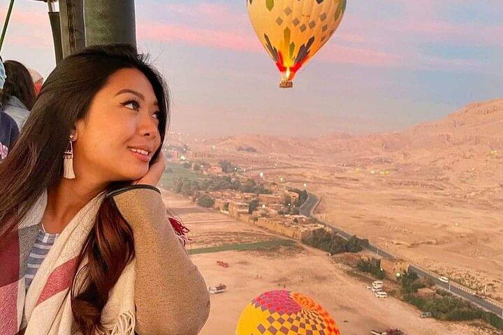 Excursión de día completo en Luxor con globo aerostático