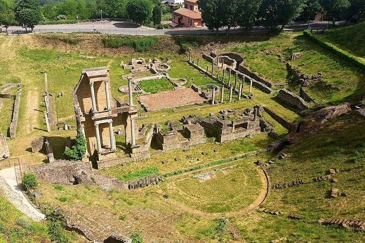 プライベート ツアー: ランチとワイン テイスティングを体験できるヴォルテッラとサン ジミニャーノ