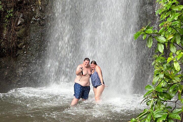 The Cascading Dark View Falls and Beach Experience com Topdawg Taxi and Tours