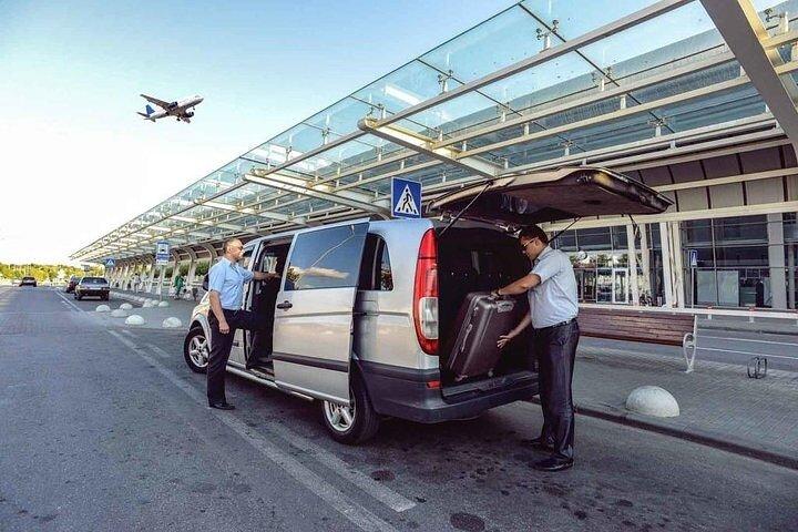 Trasferimento privato dall'aeroporto internazionale di Tbilisi alla stazione sciistica di Gudauri