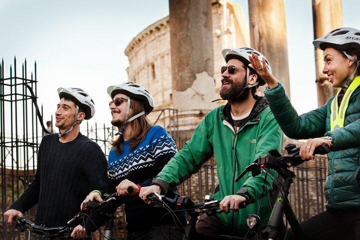 Tour privado en bicicleta por la ciudad de Roma con Cannondale EBike de calidad