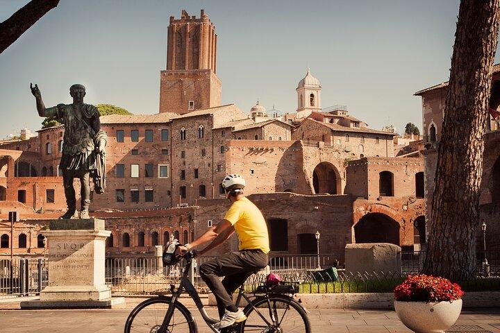 Tour privado en bicicleta por la ciudad de Roma con Cannondale EBike de calidad