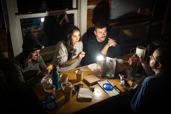 Nächtliches Schneeschuh-Abenteuer & Abendessen im Gatineau Park - Von Ottawa & Gatineau
