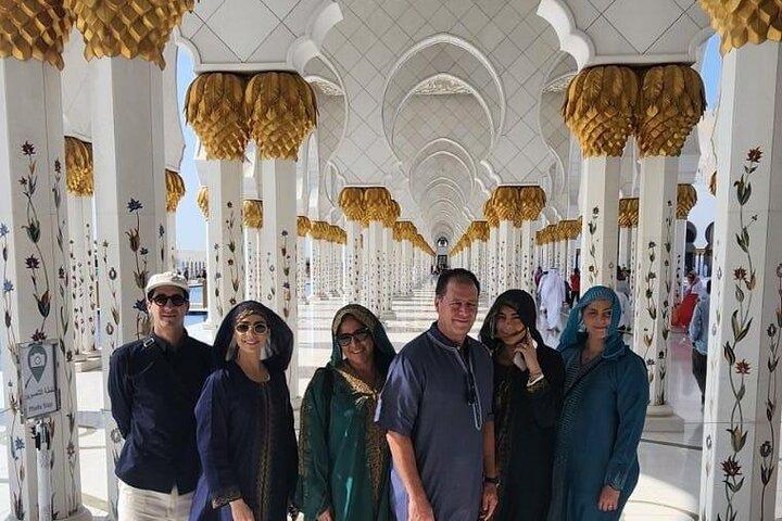 Depuis Abu Dhabi : excursion privée d'une demi-journée à Abu Dhabi avec chauffeur professionnel