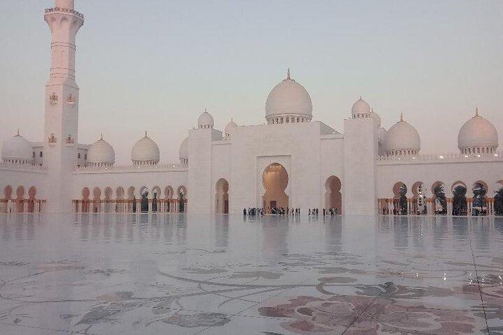 From Abu Dhabi: Private Abu-Dhabi Half-Day Tour with Professional Driver