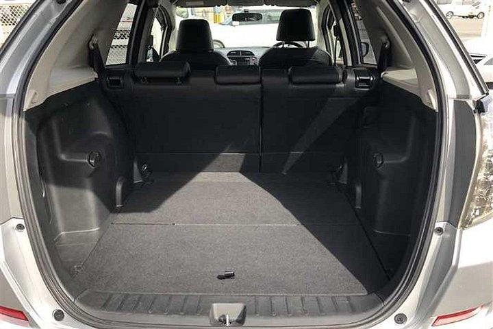 1 日あたりのドライバーとスリランカのレンタカー |運転手付きカーバンまたはミニバスのレンタル