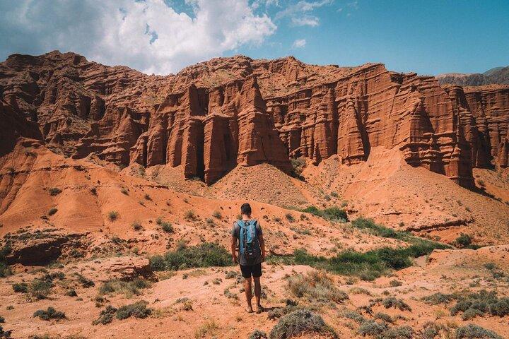 Tour en grupo pequeño por los antiguos cañones de Burana y Konorchek