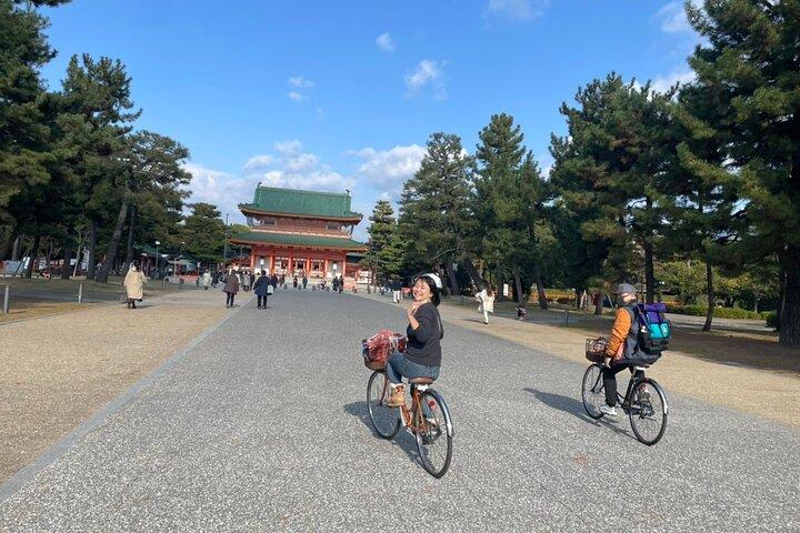 4.5 - ランチとユネスコの禅寺を巡る1時間の京都自転車ツアー