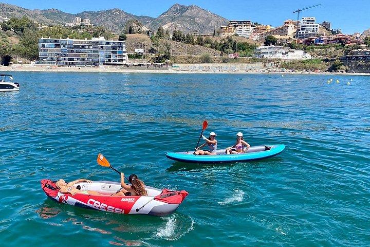 シュノーケリング、ウォータースライダー、ランチ、送迎付きのボートトリップ