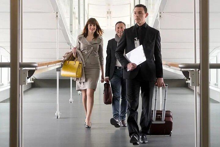 Traslado de Aeropuerto de Ammán a Ammán con Servicio VIP de Meet and Assist