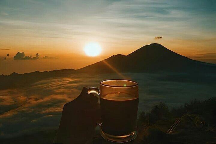 Monte Batur Sunrise Trekking con aguas termales naturales