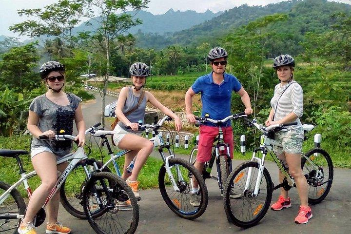 ジョグジャカルタのサイクリング ツアー (昼食付き) 3 時間