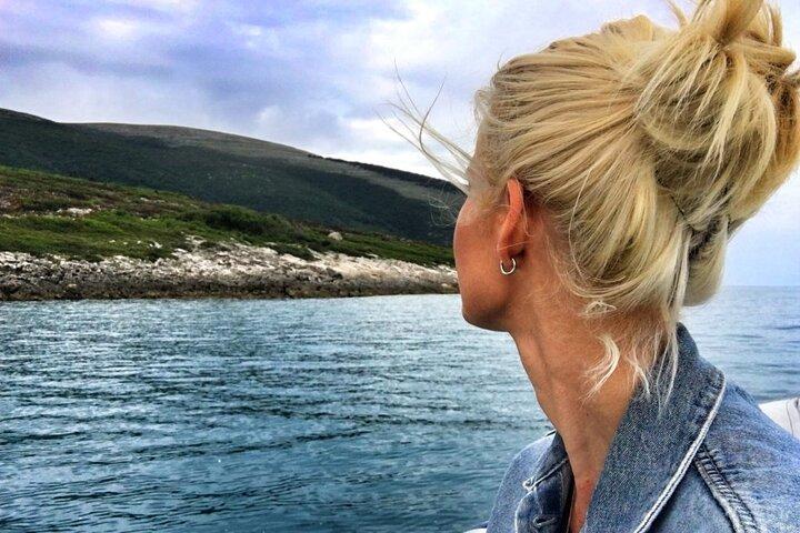Esplora la baia di Valona: l'isola di Sazani e la penisola di Karaburun da Tirana