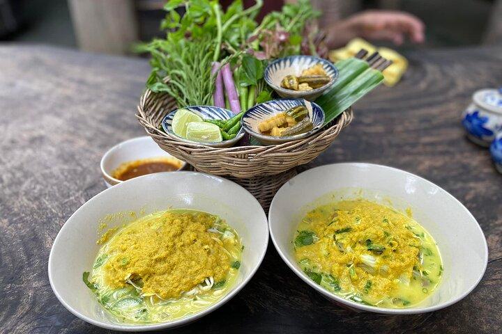シェムリアップ夕食ベスパツアー/トゥクトゥクあり