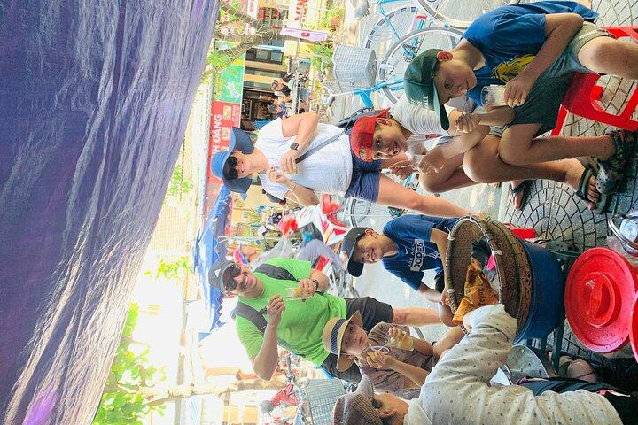 Excursão de comida de rua em Hoi An com Billy