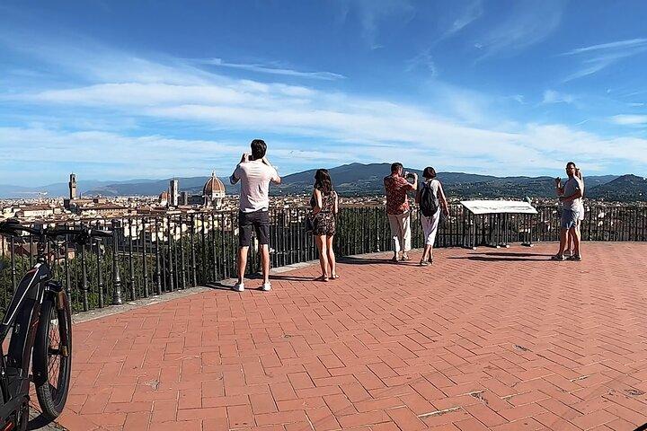 Florence Hills E-Bike Tour with Gelato Tasting