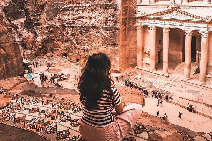 Excursión privada de un día a Petra con traslado de ida y vuelta desde el Mar Muerto