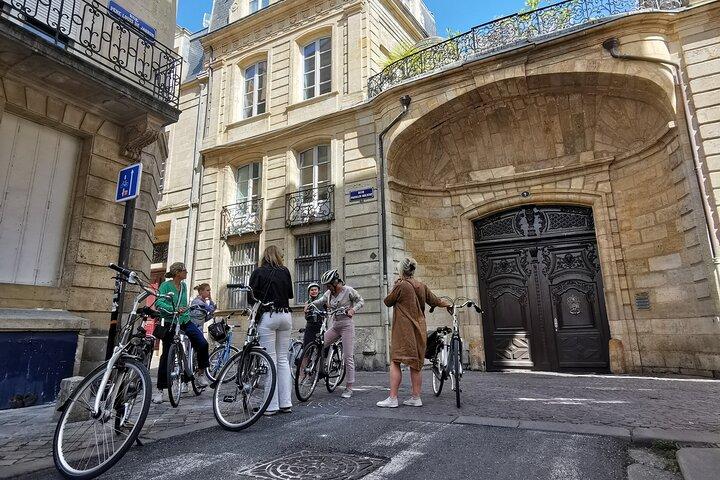 "Bordeaux à vélo : une expérience immersive de 3 heures"