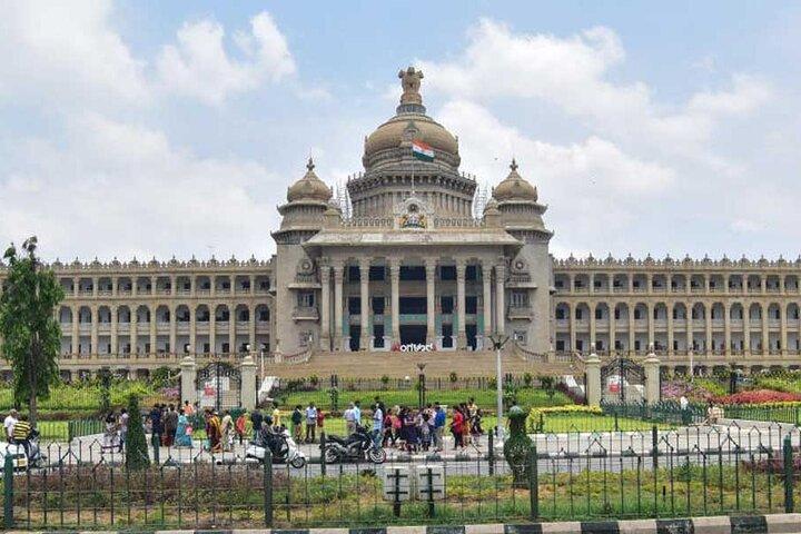 Igreja de São Marcos + Parque Cubbon + Vidhana Soudha + Museu = Bangalore Royal Walk