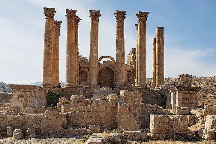 Excursión en chofer privado de día completo : Jerash, Castillo de Ajloun & Umm Qais