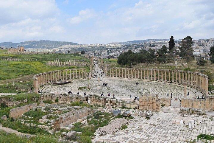 Excursión en chofer privado de día completo : Jerash, Castillo de Ajloun & Umm Qais