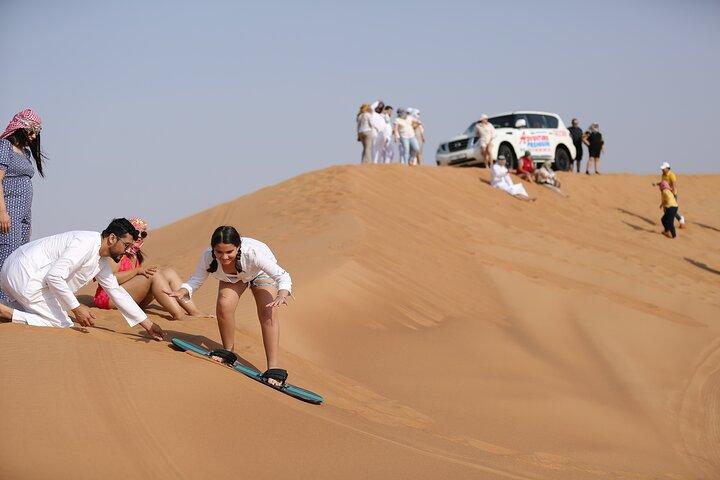 Can am Maverick X3 Rs Turbo Dubai con sandboarding e cammelli