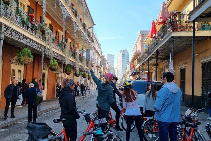 ニューオーリンズのフレンチ クォーターと墓地の自転車ツアー