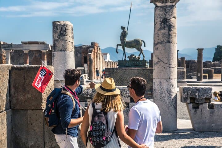 Private Transfer: Naples to Sorrento with Pompeii Guided Tour