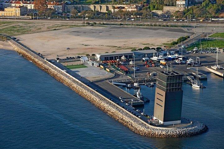 Lisbon: Discoveries Helicopter Tour