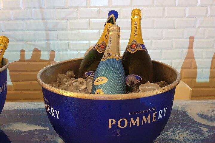 Champagner Tagestour mit Veuve Clicquot und 2 weiteren großen Weingütern
