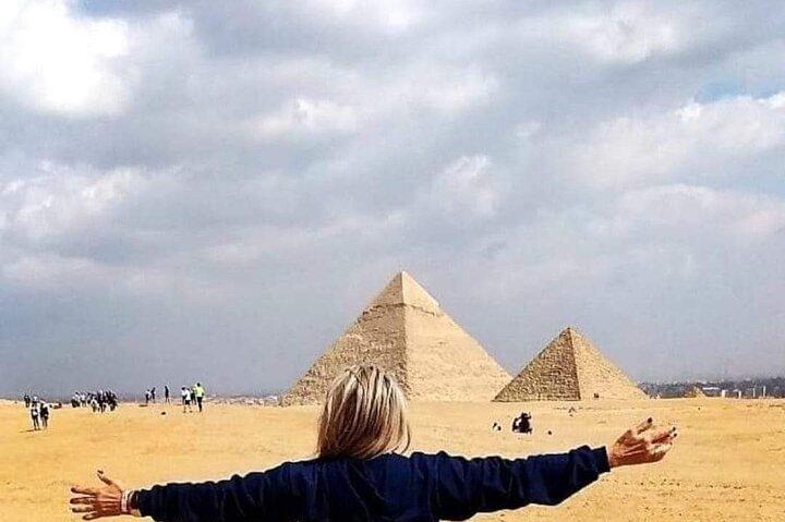 VIP Great Pyramid Tour from Inside & Sphinx & Camel Tour.