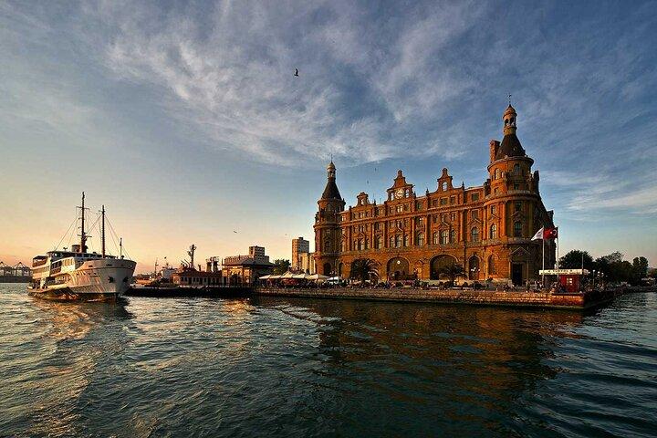 Full-Day Two Continents Food Private Guided Tour with Ferry Tickets
