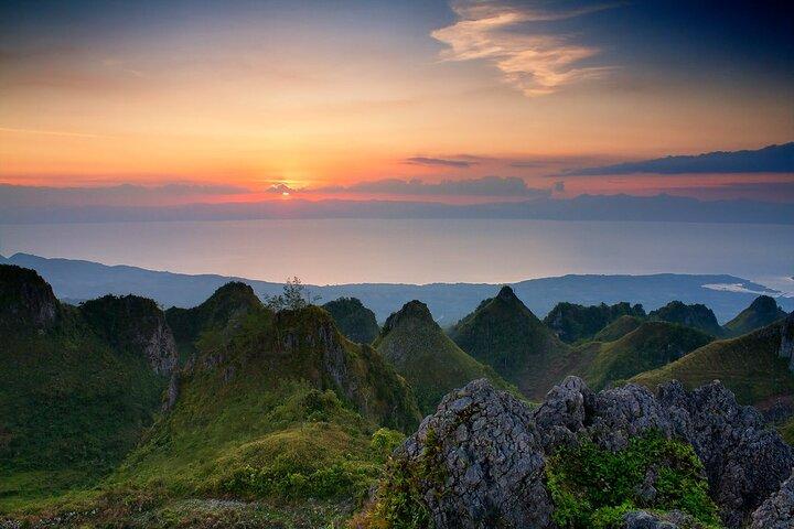 Cebu: Osmeña Peak och Kawasan Falls Canyoneering privat tur