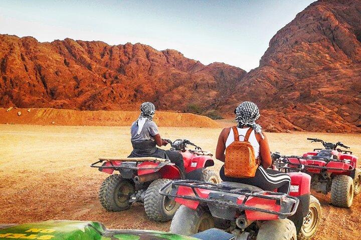 Passeio de quadriciclo no deserto beduíno de Sharm El Sheikh