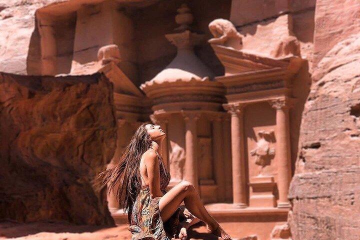 Excursão de um dia guiada privada a Petra de Amã ou Queen Alia Airport