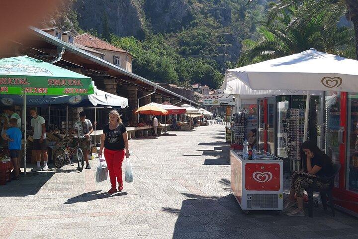 Laizy quartas-feiras Tour para Montenegro