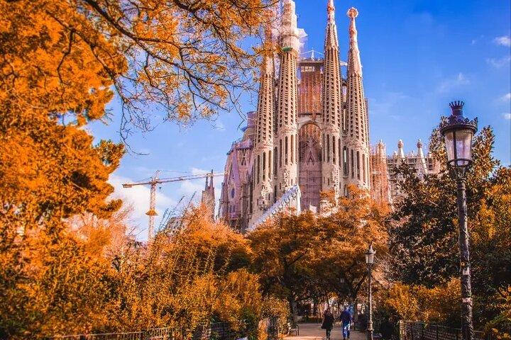 Private Tour rund um die Außenseite der Sagrada Familia