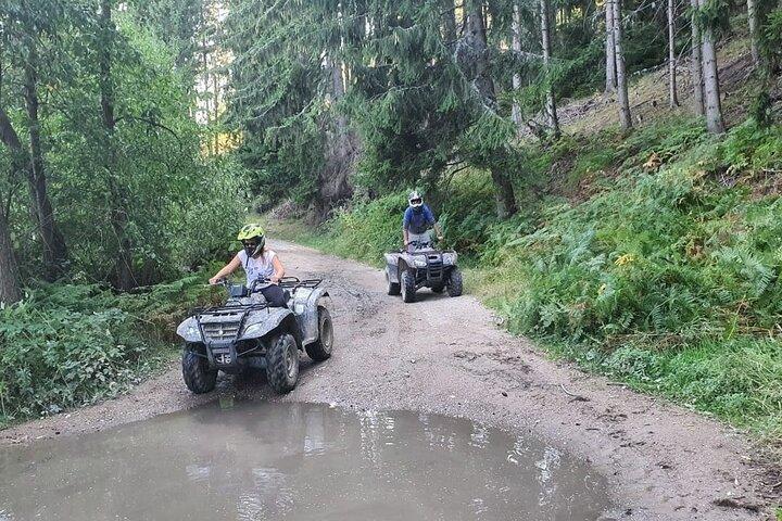 ダチョウ農場訪問によるロドピでのプライベート 4x4 体験